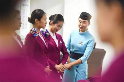 空乘服務手勢禮儀知識全解析 優(yōu)雅服務的藝術